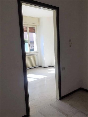 Via Divisione Tridentina ufficio 130 mq Bergamo