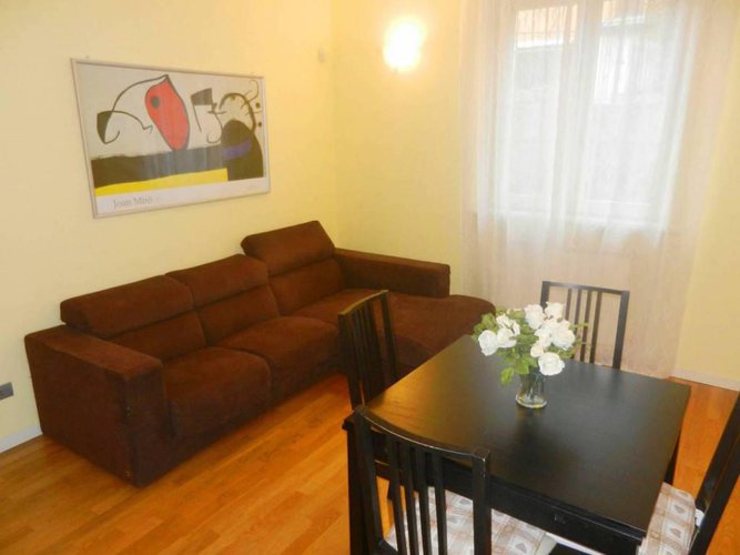 Grazioso bilocale completamente arredato, possibilità box! Nembro