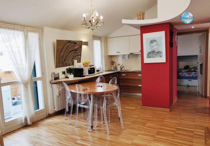 Trilocale finemente ristrutturato, terrazzo vivibile e box Nembro