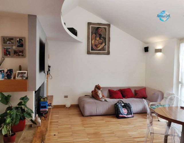 Trilocale finemente ristrutturato, terrazzo vivibile e box Nembro