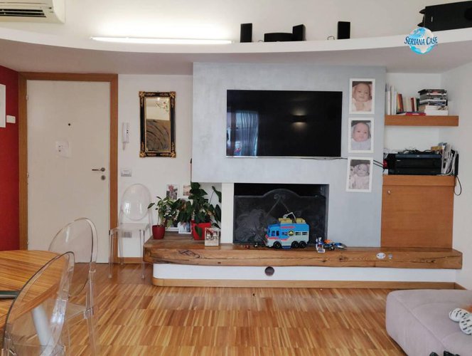 Trilocale finemente ristrutturato, terrazzo vivibile e box Nembro