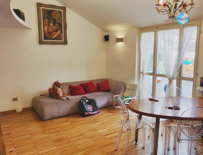 Trilocale finemente ristrutturato, terrazzo vivibile e box Nembro