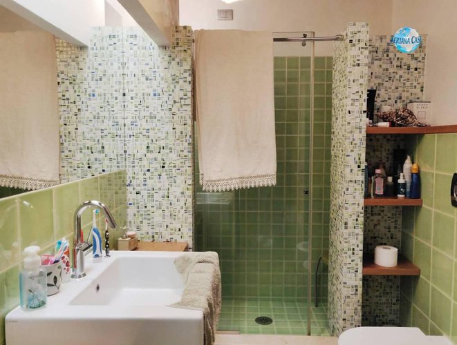 Trilocale finemente ristrutturato, terrazzo vivibile e box Nembro