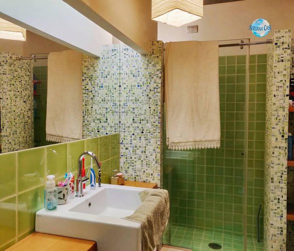 Trilocale finemente ristrutturato, terrazzo vivibile e box Nembro