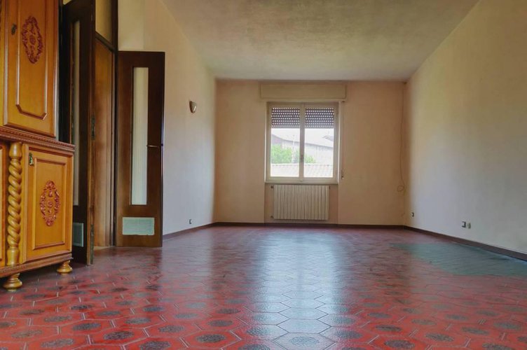 Trilocale di buona metratura con box Alzano Lombardo