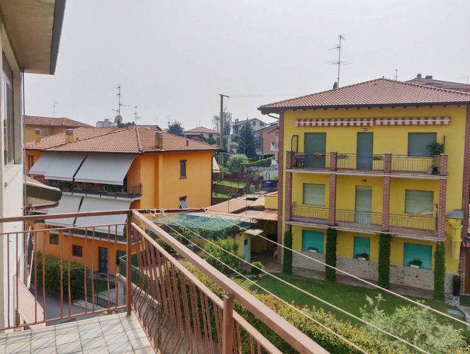 Trilocale di buona metratura con box Alzano Lombardo