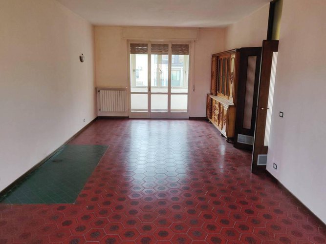 Trilocale di buona metratura con box Alzano Lombardo