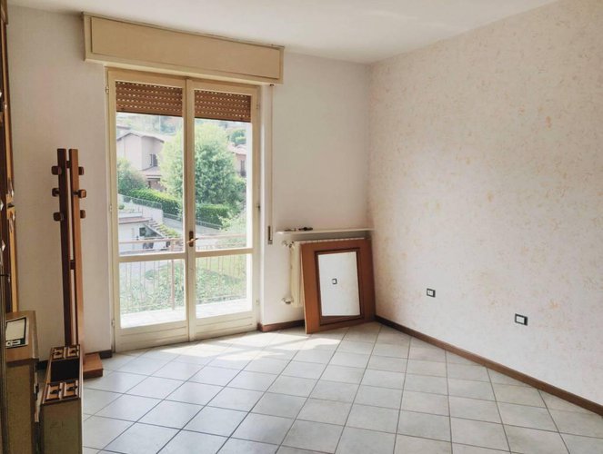 Trilocale di buona metratura con box Alzano Lombardo