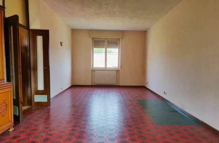 Trilocale di buona metratura con box Alzano Lombardo