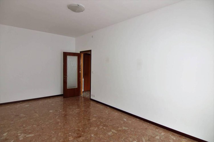 Santa Caterina bilocale piano alto con ascensore Bergamo