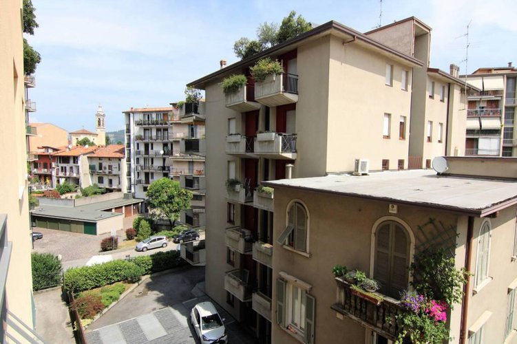 Santa Caterina bilocale piano alto con ascensore Bergamo