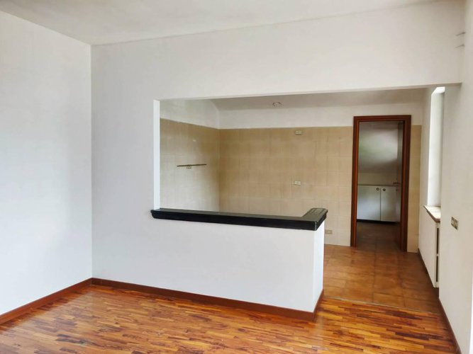 Trilocale all'ultimo piano di 110mq, ristrutturato! Cene