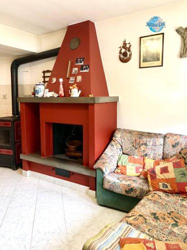 Graziosa villa singola con giardino e terreno di proprietà Pradalunga