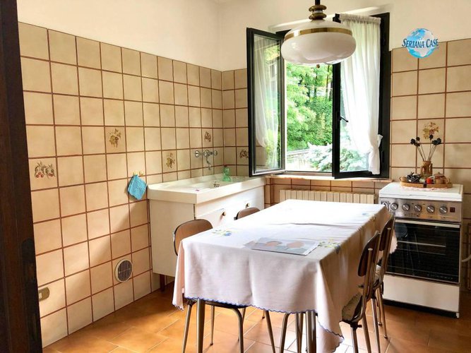 Graziosa villa singola con giardino e terreno di proprietà Pradalunga