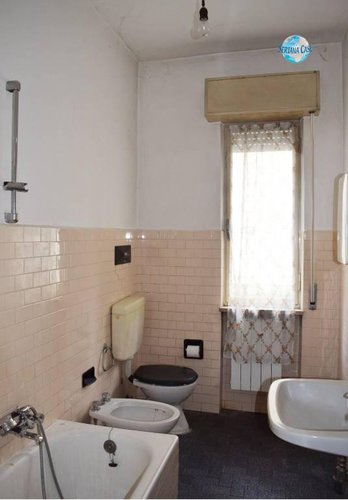 Trilocale di 85 ma con box e cantina, da ristrutturare Torre Boldone