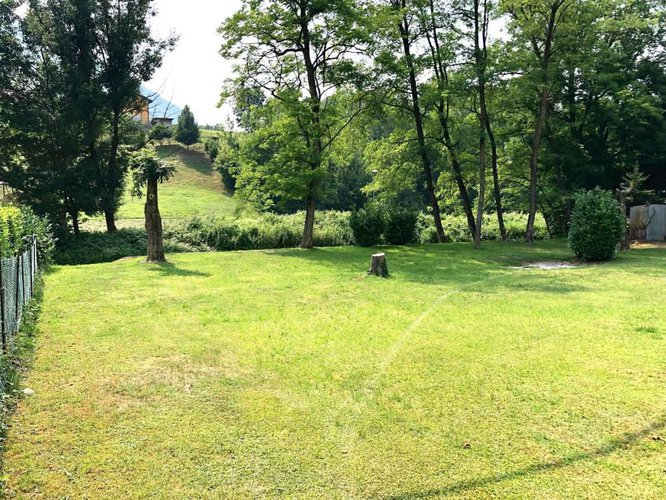 Porzione di casa da ristrutturare con 800 mq di giardino Albino