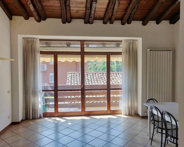 Trilocale con doppi servizi, abitabile subito Albino