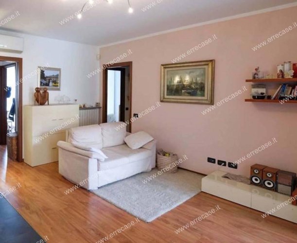 € 3.000 di anticipo + € 480 al mese Boltiere