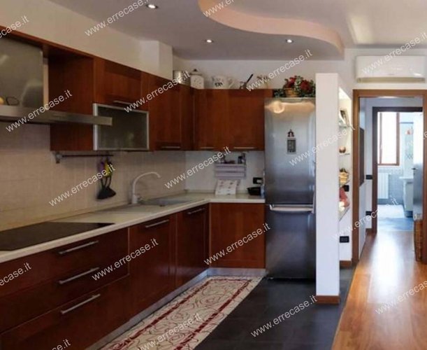 € 3.000 di anticipo + € 480 al mese Boltiere