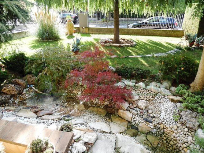 SERIATE IN VILLA 145 MQ 4 LOCALI TAVERNA GIARDINO BOX DOPPIO