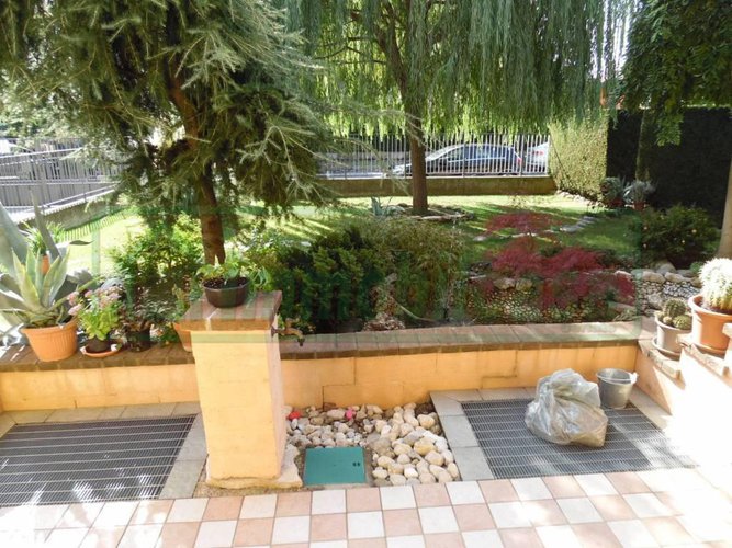 SERIATE IN VILLA 145 MQ 4 LOCALI TAVERNA GIARDINO BOX DOPPIO Seriate