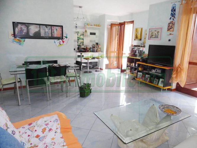 SERIATE IN VILLA 145 MQ 4 LOCALI TAVERNA GIARDINO BOX DOPPIO Seriate