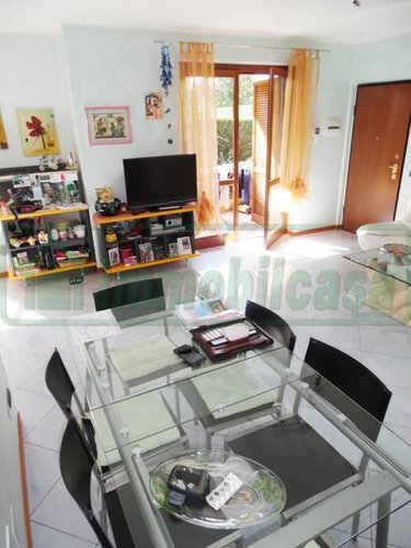 SERIATE IN VILLA 145 MQ 4 LOCALI TAVERNA GIARDINO BOX DOPPIO Seriate