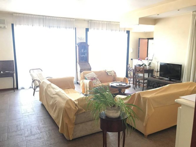 AMPIO QUADRILOCALE CON TERRAZZO DI MQ. 50 Alzano Lombardo