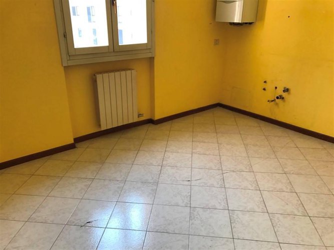 TRILOCALE VUOTO Alzano Lombardo