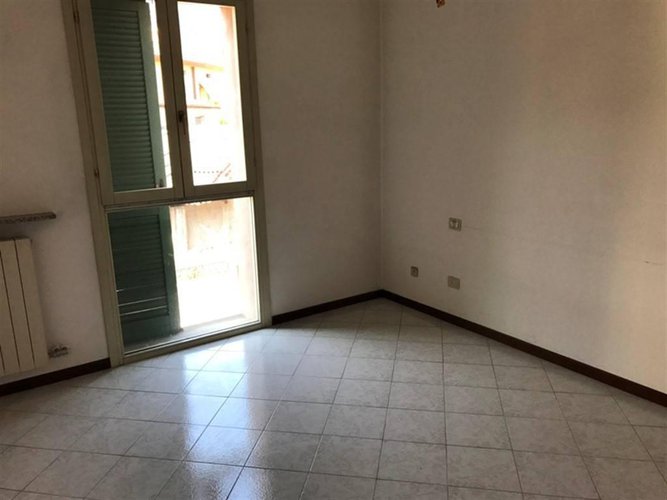 TRILOCALE VUOTO Alzano Lombardo