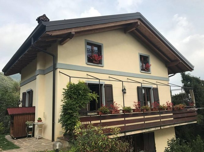 VILLA SINGOLA con 900 mq. di giardino Alzano Lombardo
