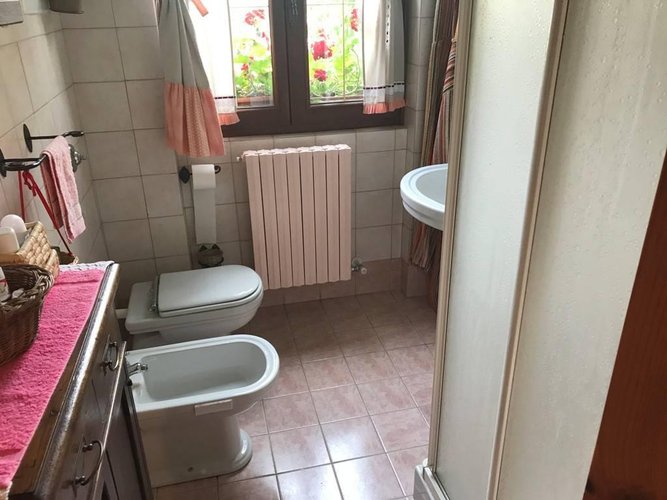 VILLA SINGOLA con 900 mq. di giardino Alzano Lombardo