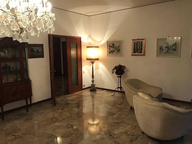 AMPIO APPARTAMENTO MQ. 250 Bergamo