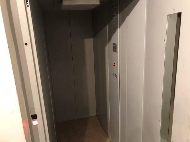 NEGOZIO+MAGAZZINO+POSTI AUTO IN AREA PRIVATA Torre Boldone