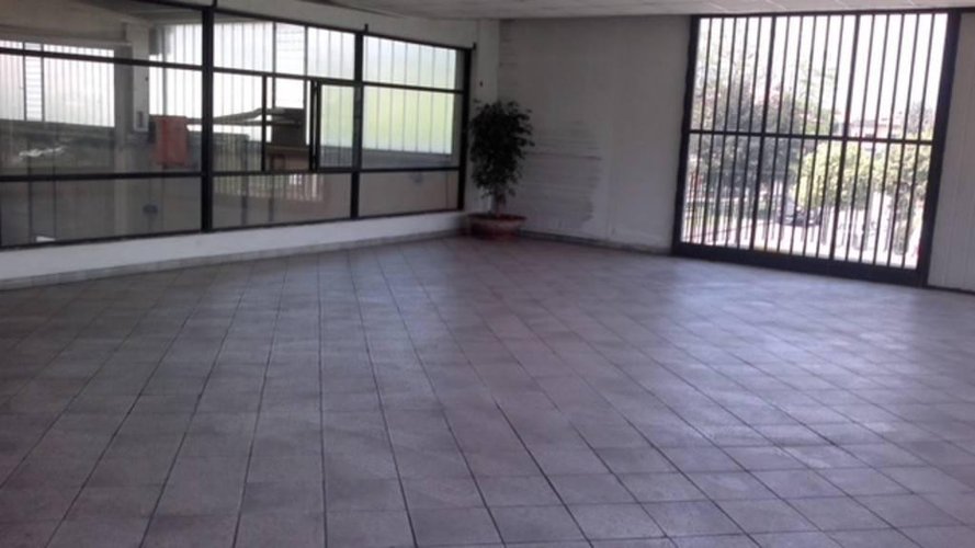 CAPANNONE CON SALONE ESPOSITIVO E 1500 MQ. DI CORTILE Mozzo
