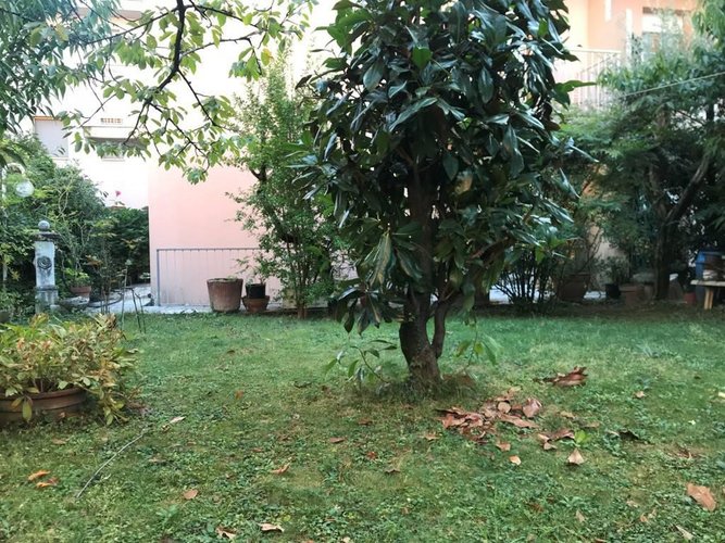TRILOCALE CON AMPIO GIARDINO E TAVERNA Torre Boldone