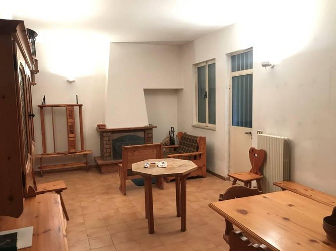 TRILOCALE CON AMPIO GIARDINO E TAVERNA Torre Boldone