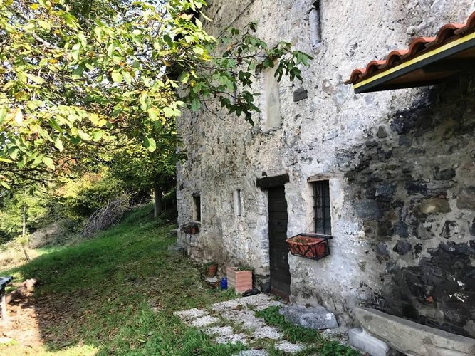 RUSTICO/BAITA/CASELLO CON 22.000 DI TERRENO