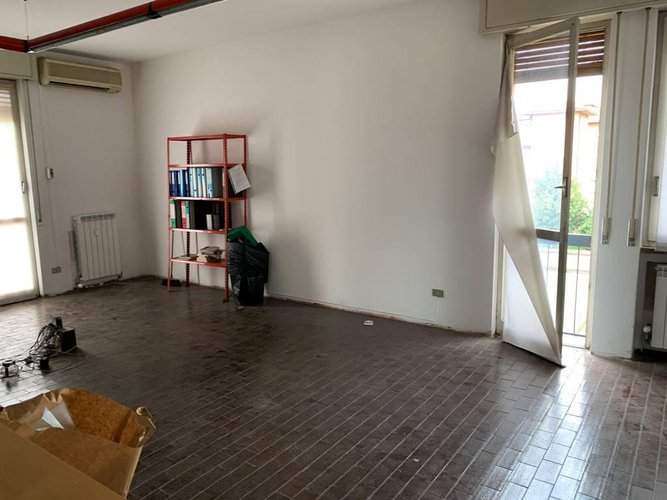 AMPIO APPARTAMENTO o UFFICIO Cassano d'Adda