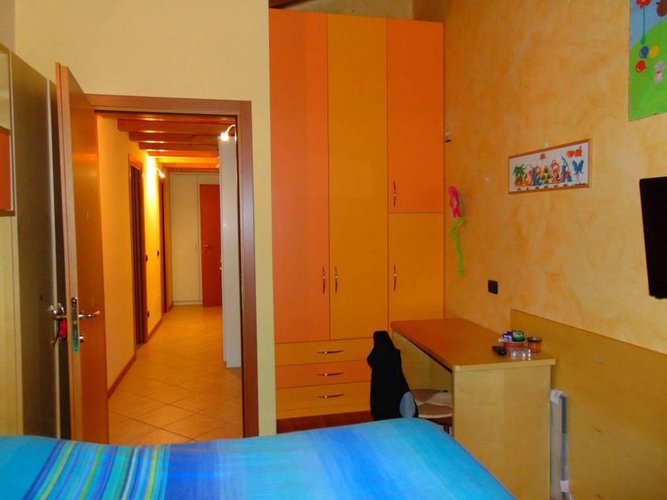 TRILOCALE TRAVI A VISTA CON DOPPI SERVIZI E BOX Palazzago