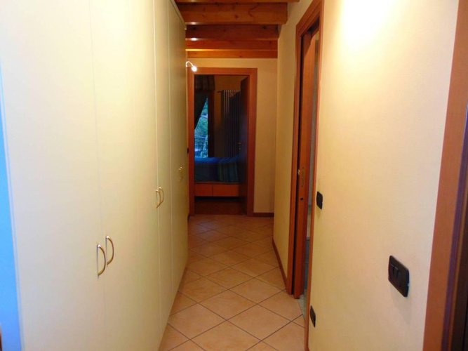 TRILOCALE TRAVI A VISTA CON DOPPI SERVIZI E BOX Palazzago