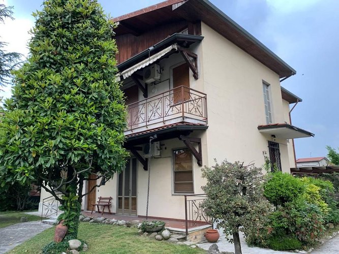APPARTAMENTO IN BIFAMILIARE
