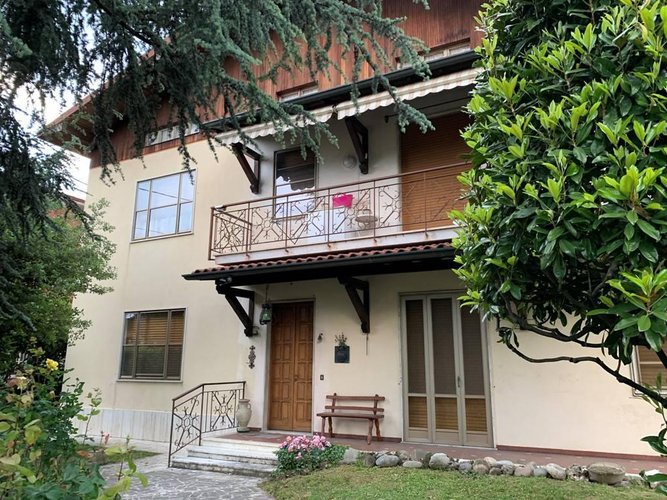 APPARTAMENTO IN BIFAMILIARE Capriate San Gervasio