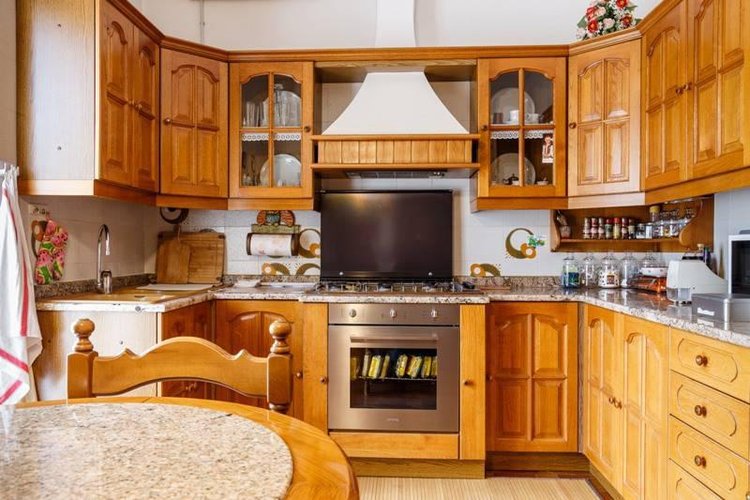 VILLA SINGOLA SUDDIVISA IN DUE ABITAZIONI Torre Boldone