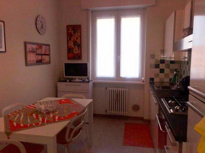 TRILOCALE COMPLETAMENTE RISTRUTTURATO CON BALCONI E CANTINA Bergamo