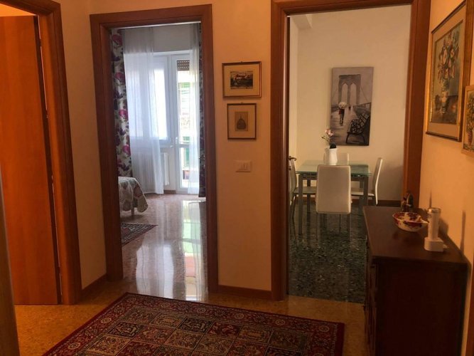 TRILOCALE COMPLETAMENTE RISTRUTTURATO CON BALCONI E CANTINA Bergamo