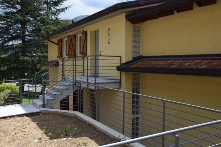 NEMBRO VILLA BIFAMILIARE Nembro