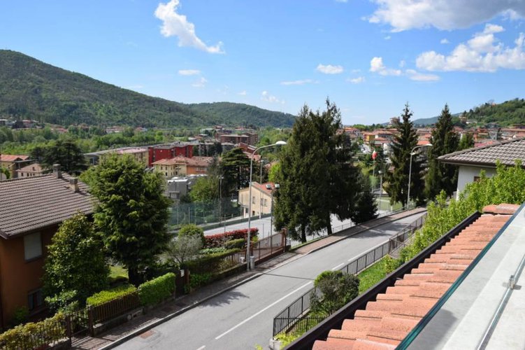 NEMBRO VILLA BIFAMILIARE Nembro