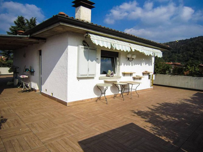 VILLA DI SERIO ATTICO Villa di Serio