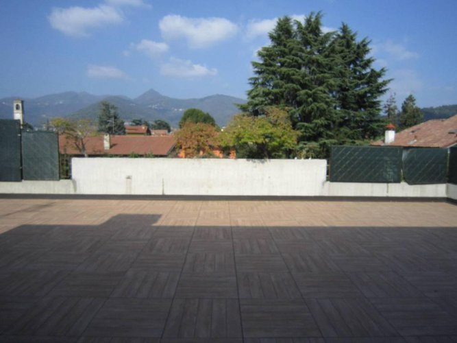 VILLA DI SERIO ATTICO Villa di Serio